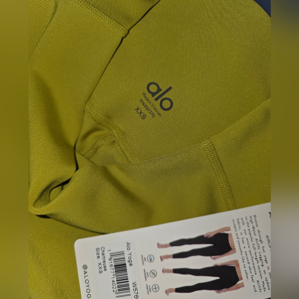 NWT ALO YOGA 7/8 chartreuse Airlift High Waist Leggings XXS - Picture 3 of 3